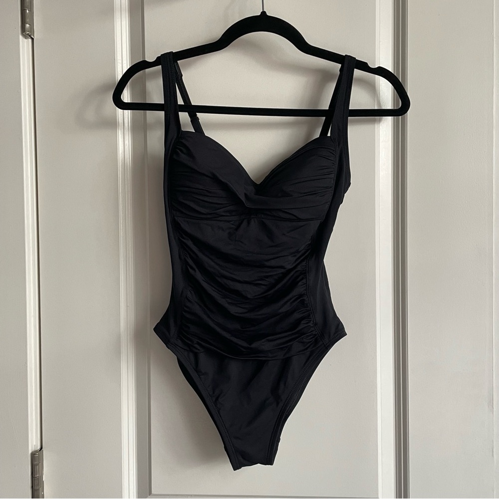 La Blanca Island Goddess Sweetheart One Piece Swimsuit